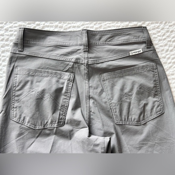 Women’s Wrangler All Terrain Gear Water resistant skinny mid rise pants 10 Tall - Picture 10 of 12